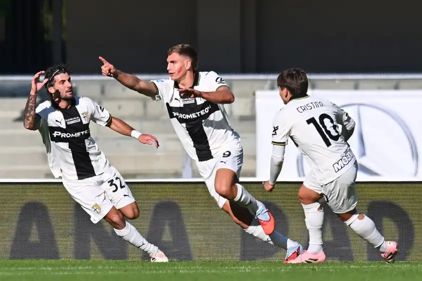 Parma có lợi thế sân nhà và khả năng tấn công hiệu quả hơn Parma có lợi thế sân nhà và khả năng tấn công hiệu quả hơn