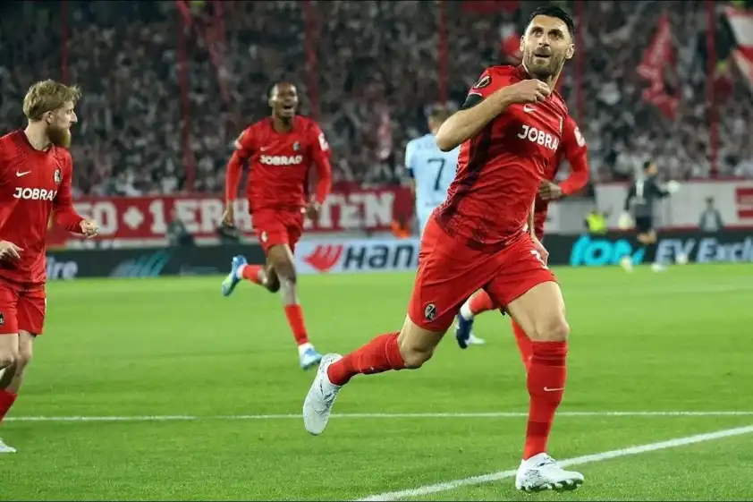 Thất bại 0-3 ở trận lượt đi gần như đặt dấu chấm hết cho Celta Vigo. Thất bại 0-3 ở trận lượt đi gần như đặt dấu chấm hết cho Celta Vigo.