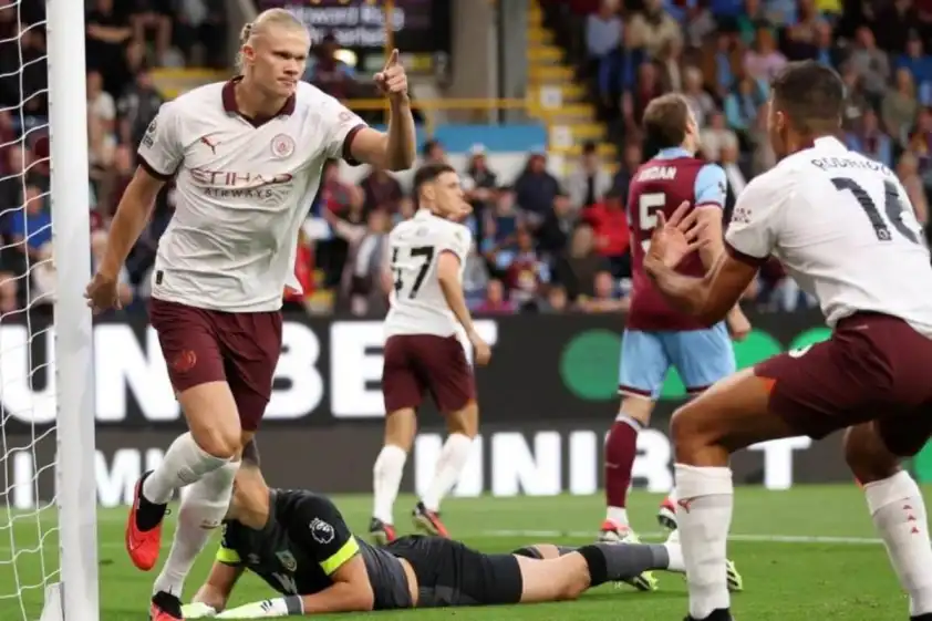 Man City cần ghi nhiều bàn thắng vào lưới Burnley. Man City cần ghi nhiều bàn thắng vào lưới Burnley.